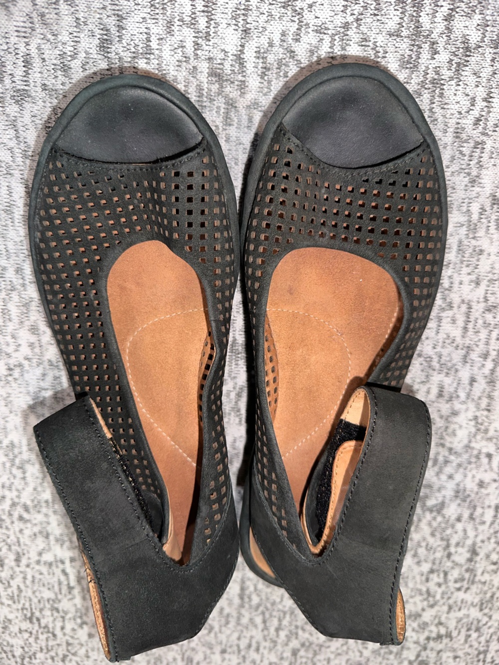 Clarks Black Clarene Prima Wedge Sandal Ladies Sz 8. GUC